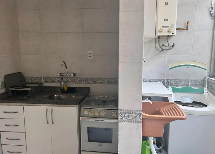 Apto 2 Quartos mais Sofá Cama até 5 Pessoas - Avenida Carlos Gomes