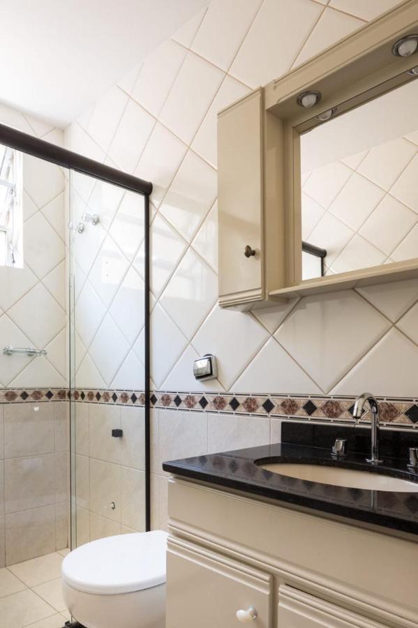 Apto 2 Quartos Sofá Cama Até 5 Pessoas - Avenida Carlos Gomes * Porto Alegre